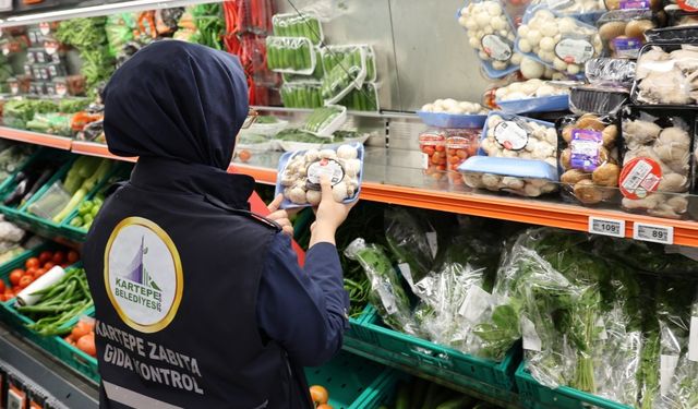 Kartepe'de marketlerde fahiş fiyat ve etiket denetimi yapıldı