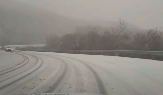 Kırklareli Mahyadağı bölgesinde kar yağışı: Yol trafiğe açık