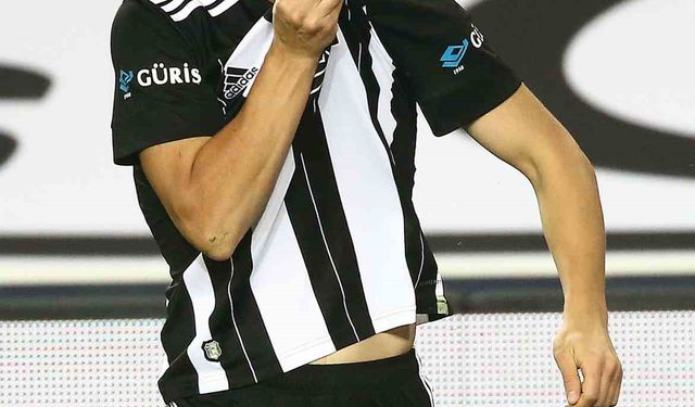 Necip Uysal: 'Kariyerime bu forma altında nokta koyacağım'