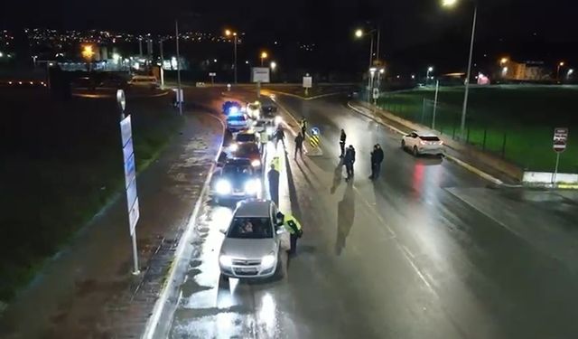 Sakarya'da yılbaşı öncesi denetim: 2 bin 990 şahıs sorgulandı, 8 kişi gözaltına alındı