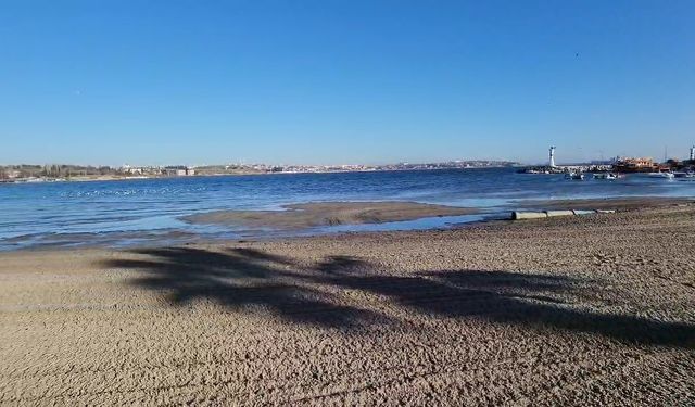 Tekirdağ'da deniz 20 metre çekildi