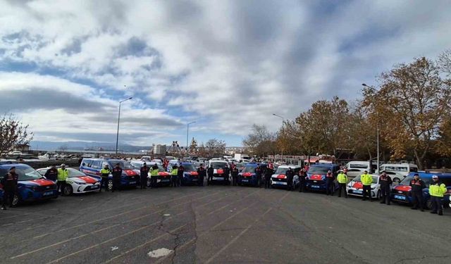 Tekirdağ'da emniyet ve jandarmaya yeni araçlar teslim edildi