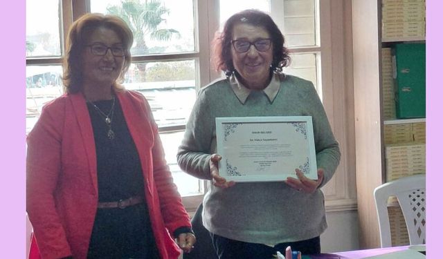 Eleştirmen Yazar Hülya Soyşekerci’ye Kadın Yazarlar Derneği tarafından Onur Üyeliği verildi