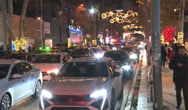 Bağdat Caddesi'ndeki yeni yıl kutlamaları önceki senelere göre sönük geçti