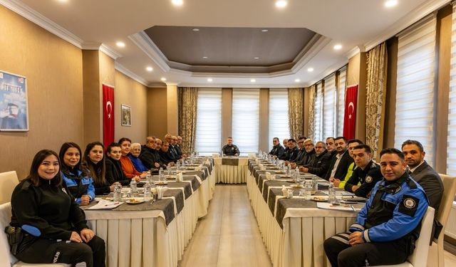 Bilecik'te emniyet ve muhtarlar asayiş toplantısında buluştu