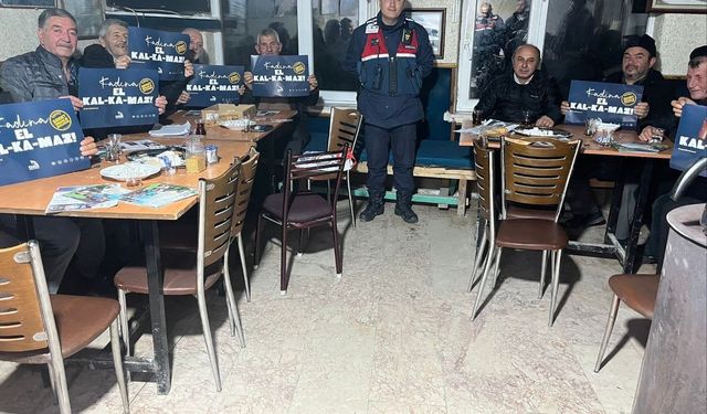 Bilecik'te jandarmadan köy halkına asayiş ve güvenlik bilgilendirmesi