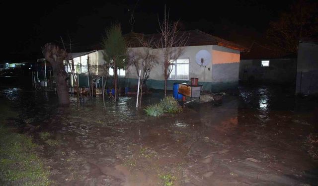 Edirne'de sağanak su baskınlarına yol açtı
