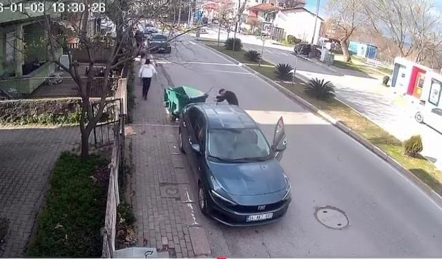 Fırtınanın savurduğu çöp konteyneri park halindeki araca çarptı