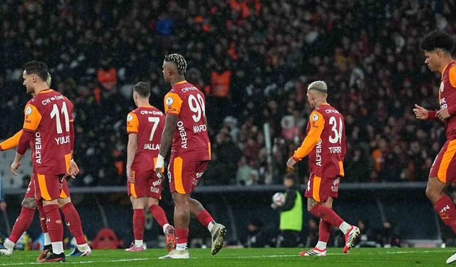 Galatasaray, Fenerbahçe'ye 4 maç sonra yenildi