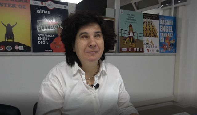 Görme engelli 3 çocuk annesi Çiler Kocaman'ın 'Braille' alfabesiyle okuma azmi