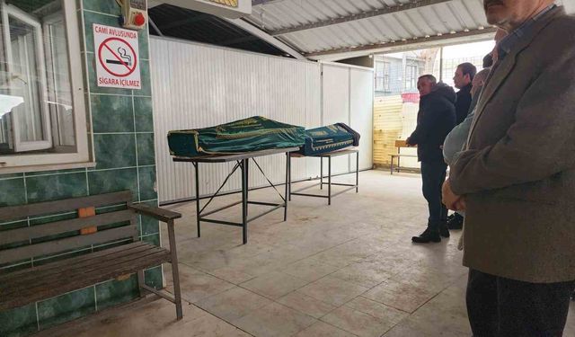 Otoyol gişelerindeki kazada ölen çift gözyaşlarıyla uğurlandı