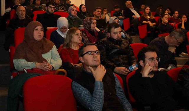 Yönetmen Vuslat Saraçoğlu Sakarya'da sinemaseverlerle buluştu