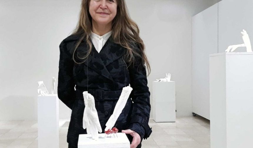 Seramik sanatçısı Acartürk'ün Kan-Ter adlı sergisi açıldı