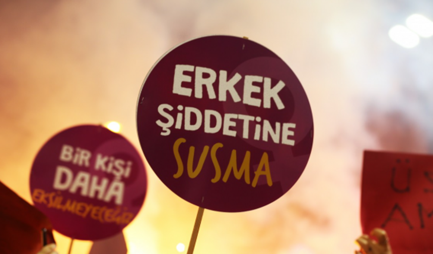 Erkekler 2022’de en az 327 kadını katletti!