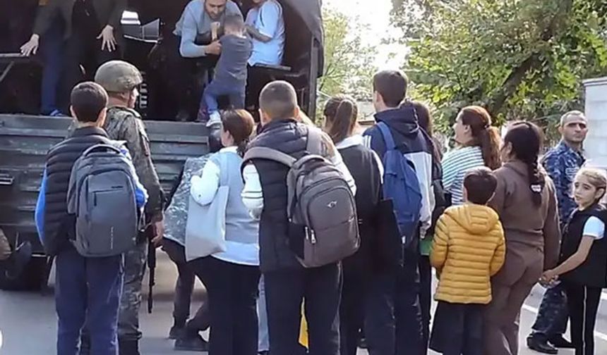 Dağlık Karabağ'dan tahliyeler sürüyor