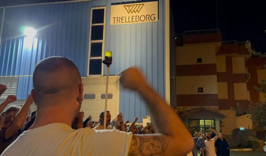 Trelleborg işçileri üretimi durdurarak fabrikaya kapandı