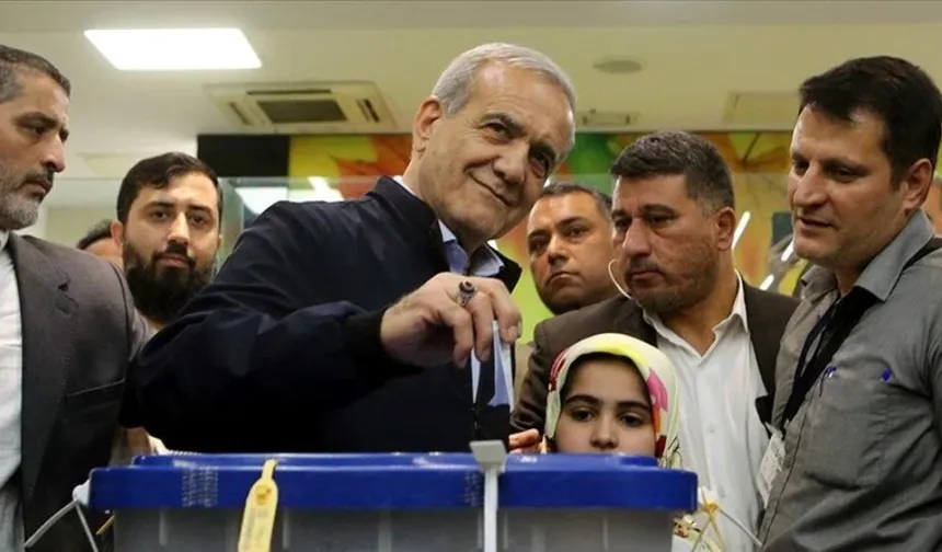 İran'ın yeni cumhurbaşkanı Mesud Pezeşkiyan oldu