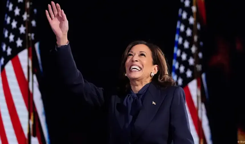 Kamala Harris başkan adaylığını resmen kabul etti