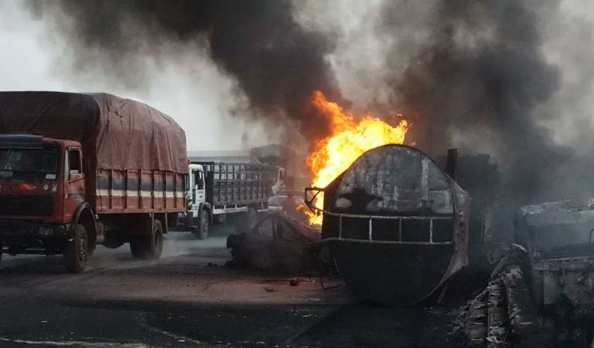 Nijerya'da akaryakıt tankeri patladı: 94 ölü