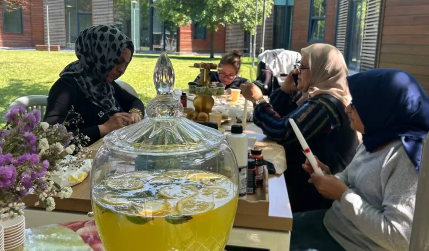 Sakarya'da Engelsiz Hobi Atölyelerinde annelere renkli mola