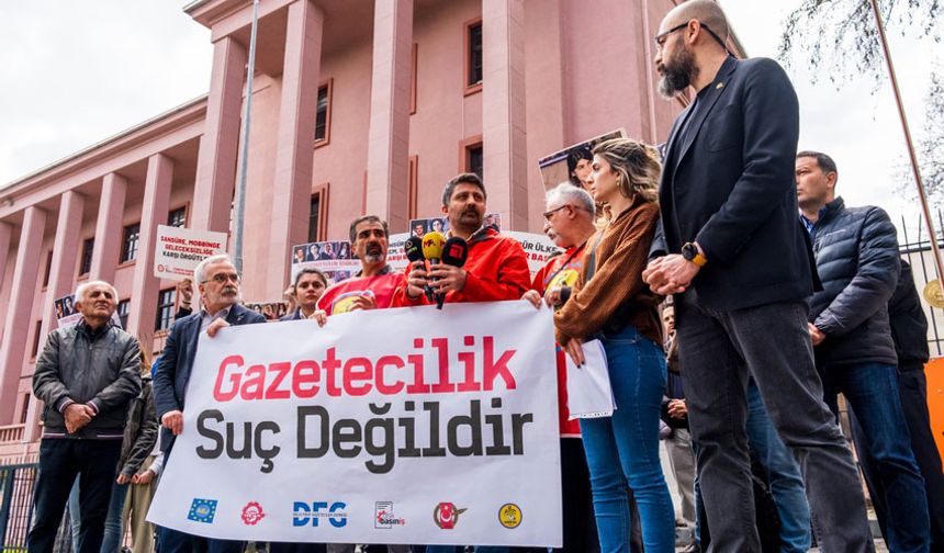 Gazeteciler Adalet ve Demokrasi'yi arıyor