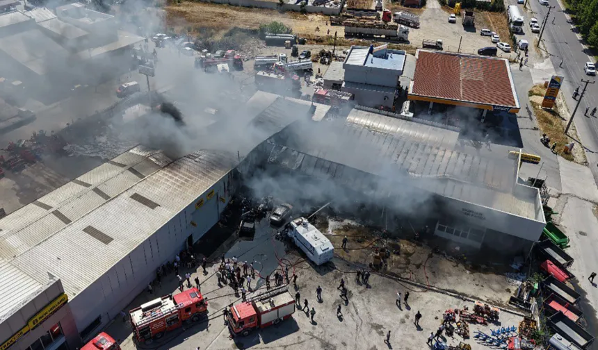 Sakarya’da traktör fabrikasında yangın!