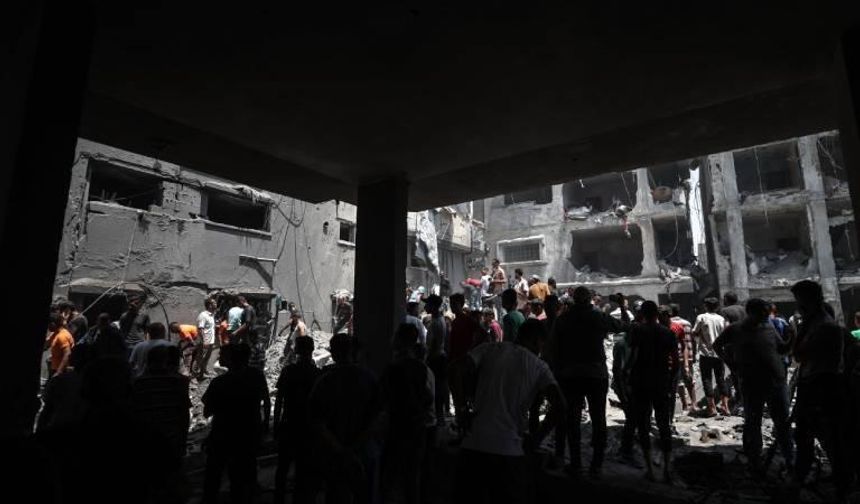 İsrail'den Gazze'ye Bayram Sabahı Saldırı: 50 Filistinli Hayatını Kaybetti