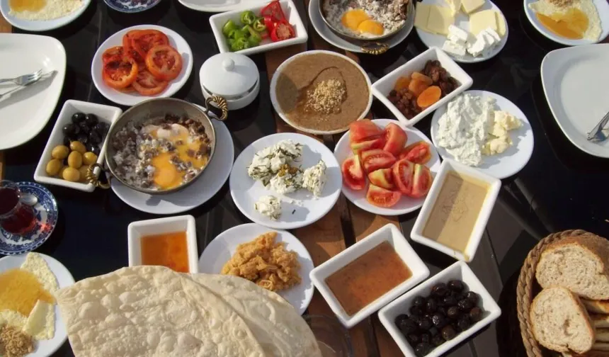 Açık büfe ve serpme kahvaltıya düzenleme geliyor