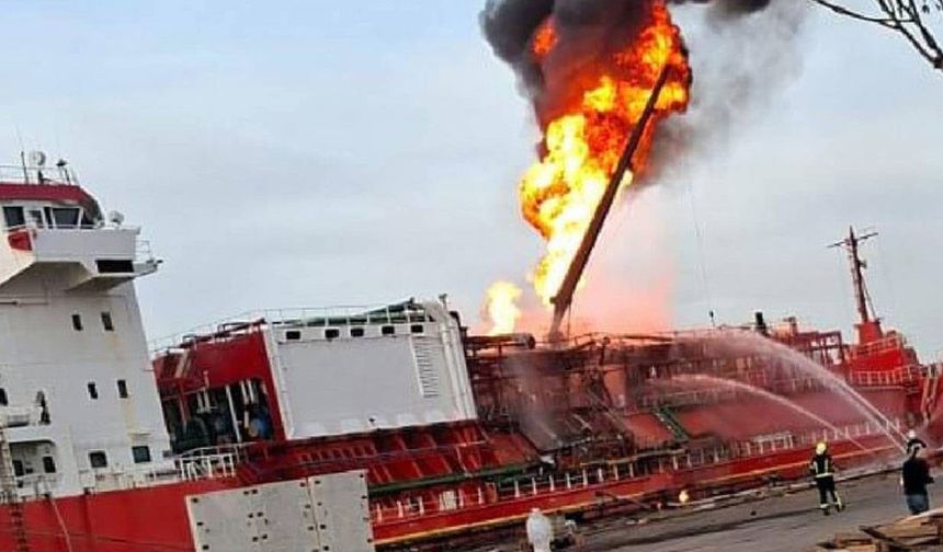 Türk gemisi Ukrayna'da dronla vuruldu