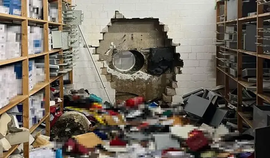 Banka şubesinin kiralık kasaları soyuldu