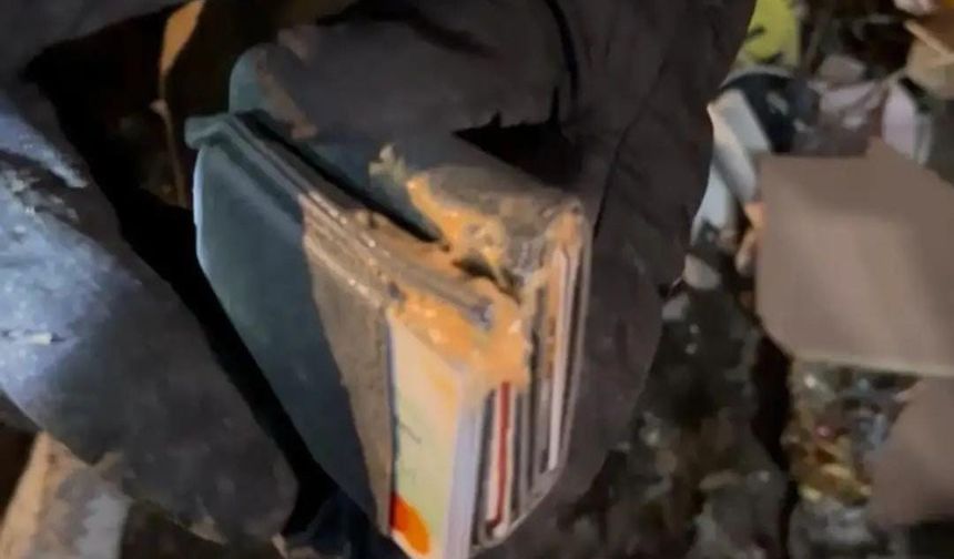Çöp kamyonu kayıp cüzdan için durduruldu, para sahibine ulaştırıldı