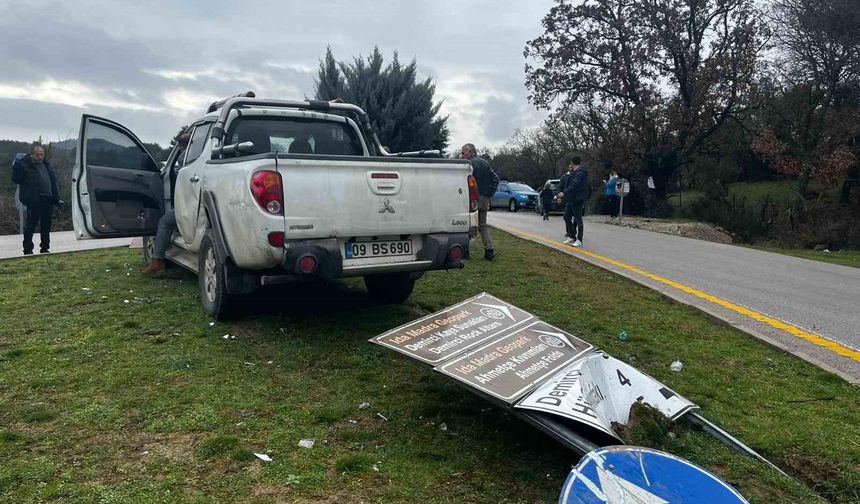 Ayvacık'ta iki araç çarpıştı: 2 yaralı