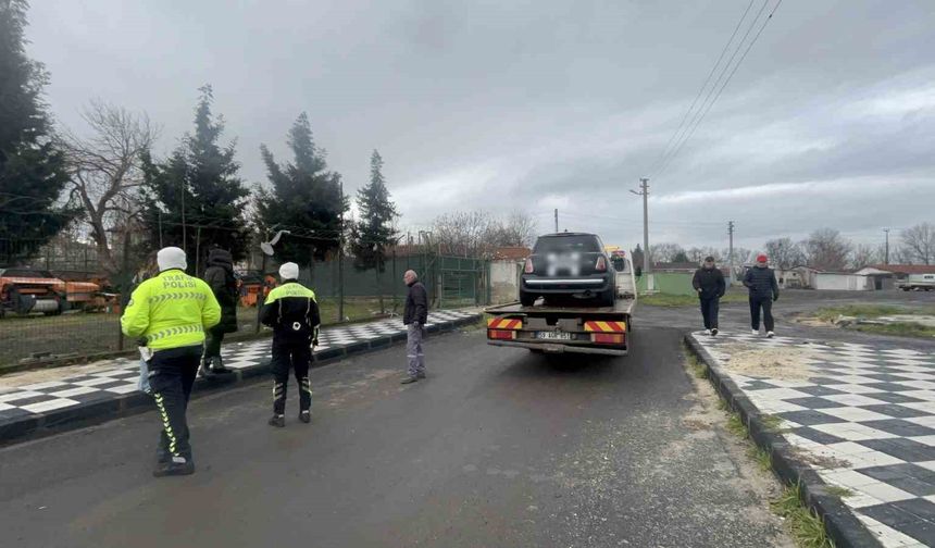 Çorlu'da abart egzozlu otomobile ceza kesildi