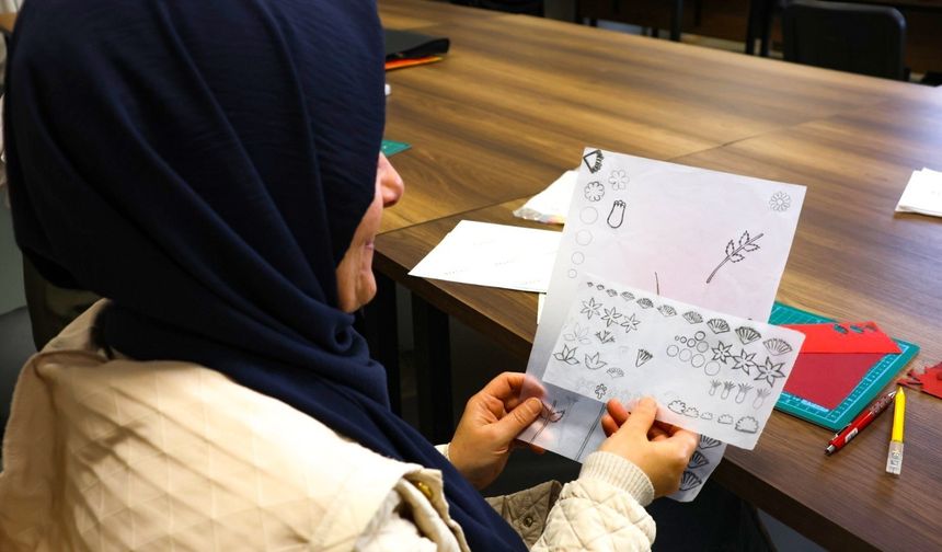 Kağıttan sanata: Ümraniye'de Katı' sanatı geleceğe taşınıyor