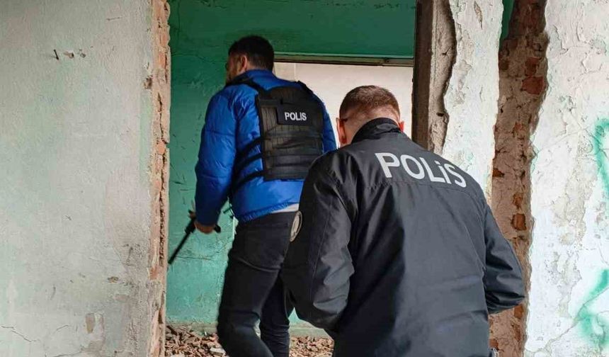 Uzunköprü'de aranan 5 hükümlü yakalandı