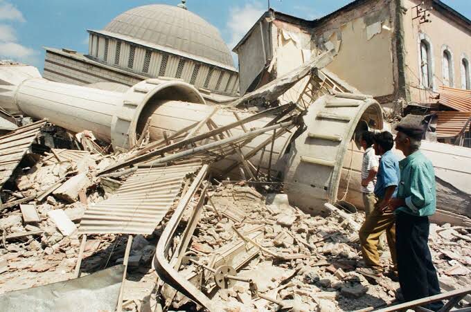 Tozlu Cami