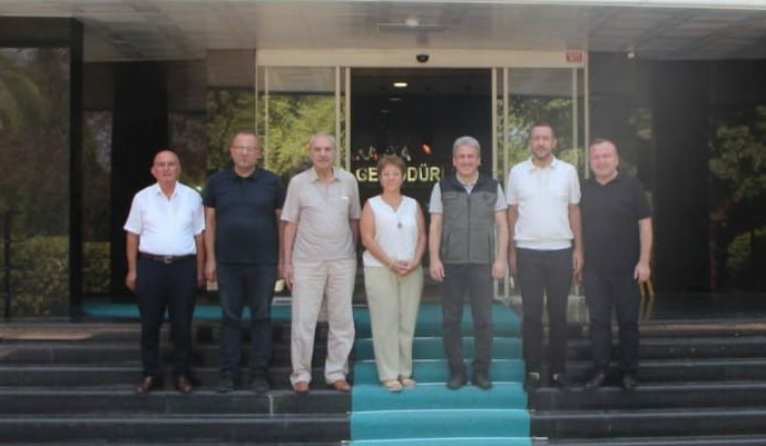 Ziyarete; Dernek Başkan Yardımcıları Fevzi Gürsoy ve Ahmet Akyüz ile Yönetim Kurulu Üyeleri Hasan Özer, Mahnaz Gümrükçüoğlu, Tevfik Civelek, Erkan Yıldırım ve Mehmet Şahin katıldı.