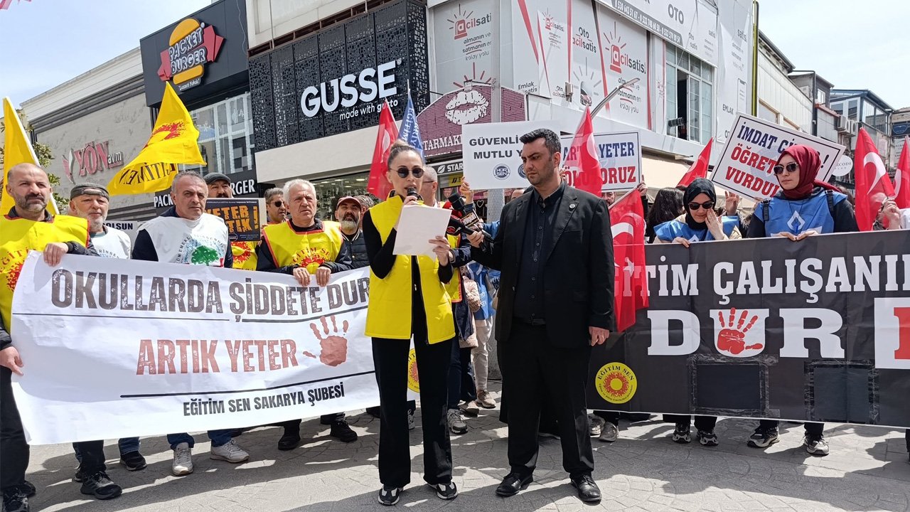 Okulda şiddet: Sendikalar Bakan Tekin'in istifasını istedi