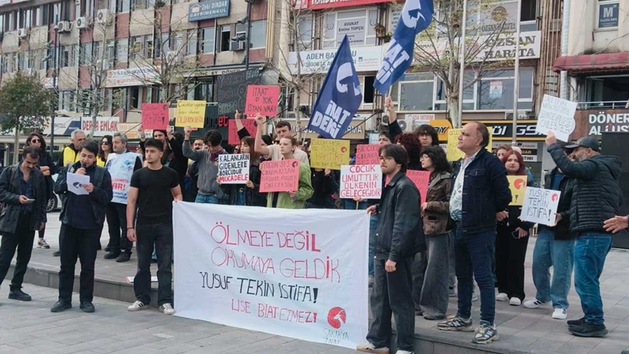 İnatçı liseliler: Sessiz kalmayacağız